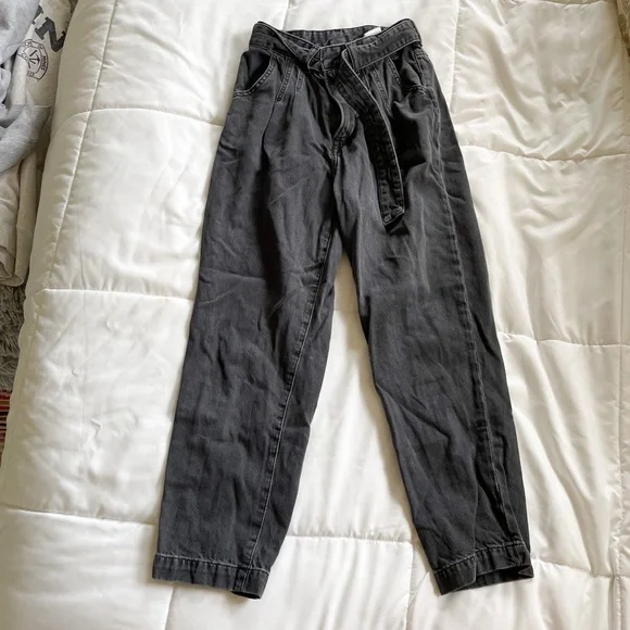 High Waisted Baggy Jeans - Picture 1 of 9